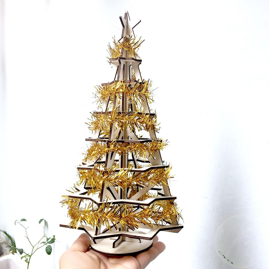 Cây thông Noel bằng gỗ tự lắp ráp kèm phụ kiện trang trí