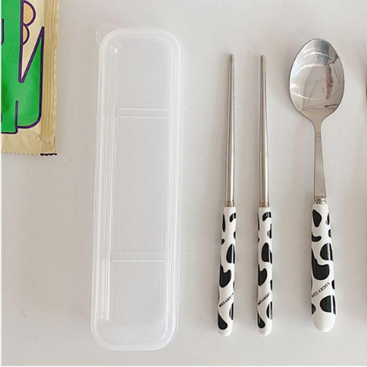 Bộ Đũa Thìa Bò Sữa Inox 304 Cán Sứ Sang Trọng Đẹp Mắt