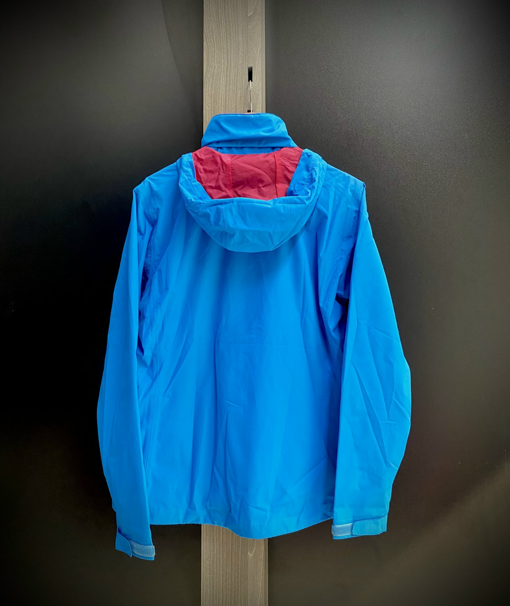 áo khoác chống thấm nước nữ Salomon ELEMENTAL AD JACKET W BL - L37500900