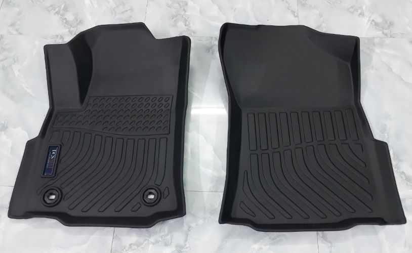 Thảm lót sàn dành cho xe Toyota Hilux 2015 - 2021 thương hiệu DCSMat