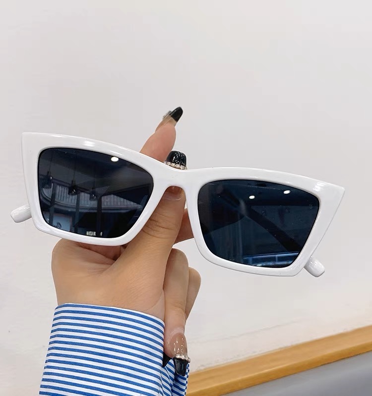 Kính râm mắt mèo nhỏ