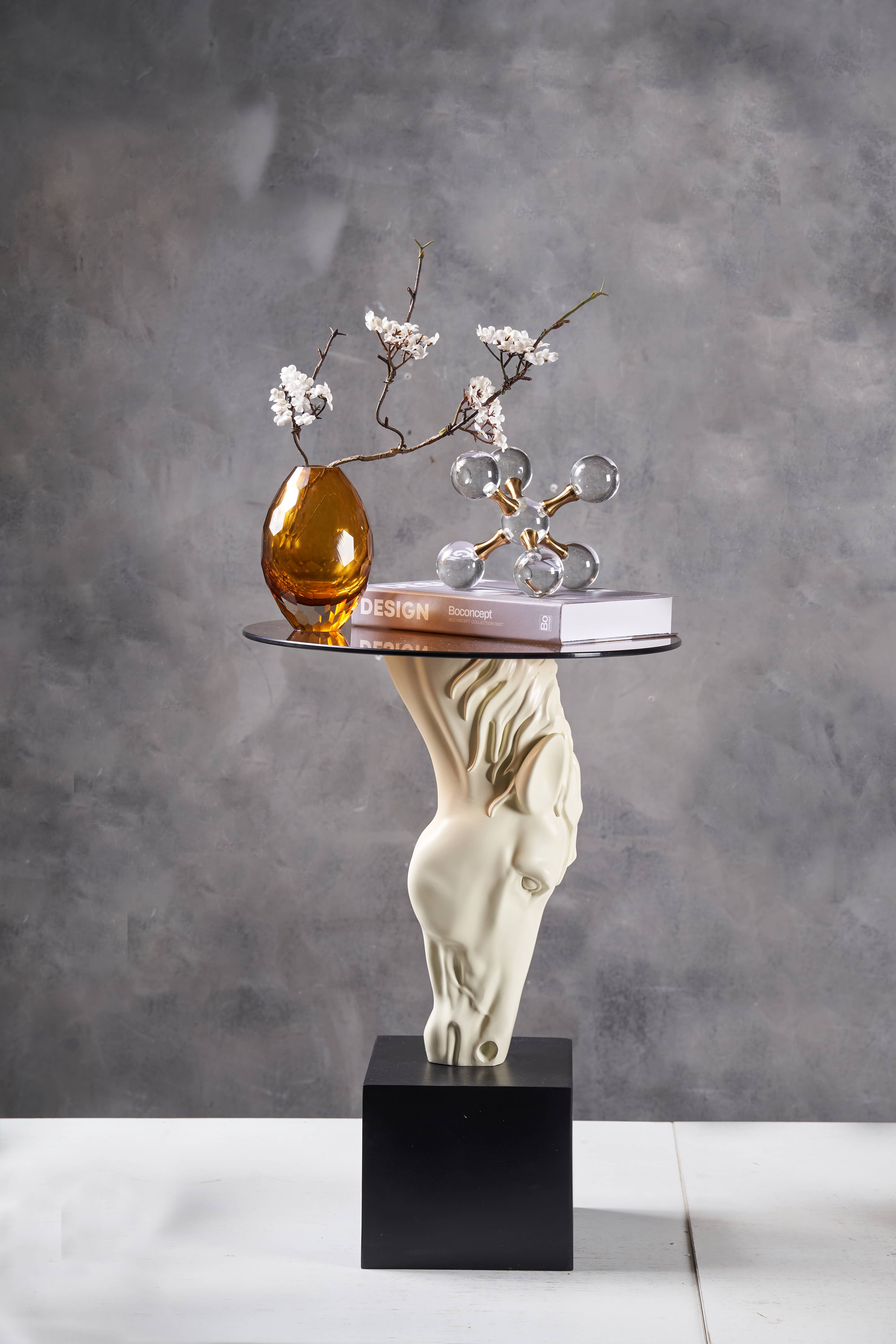 Decor ngựa trắng đỡ đĩa
