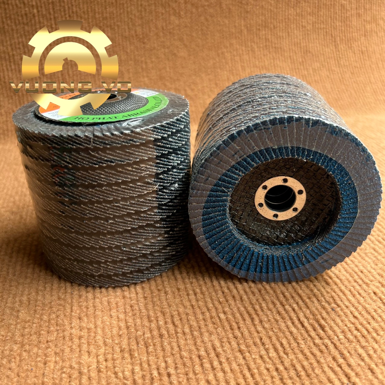 Vải nhám xếp dạng đĩa đường kính 4"
