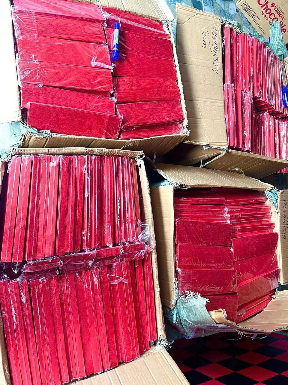 Dải Giấy Đỏ Xoắn Dài 3m Trang Trí TẾT, Trung Thu Sự Kiện, Lớp Học, Văn Phòng, Decor Nhà Cửa - HÀNG CHÍNH HÃNG MINIIN