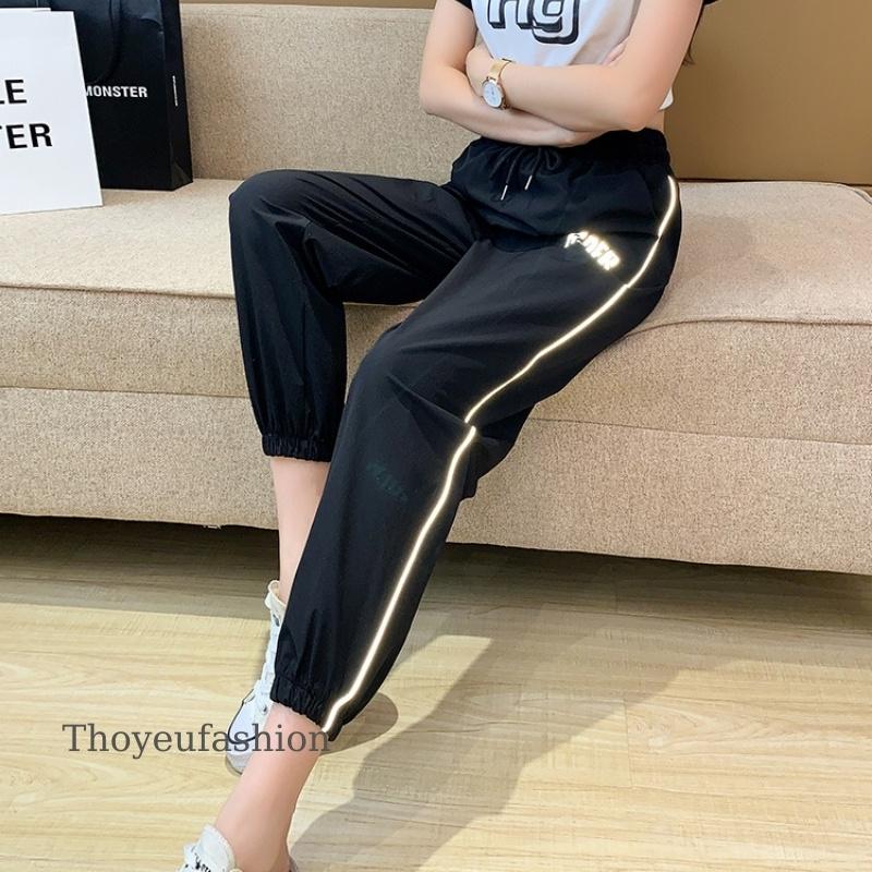 Quần Thể Thao Điều Hòa Nhiệt Độ, Quần Joggers In Chữ Viền Phản Quang Cho Nữ M684