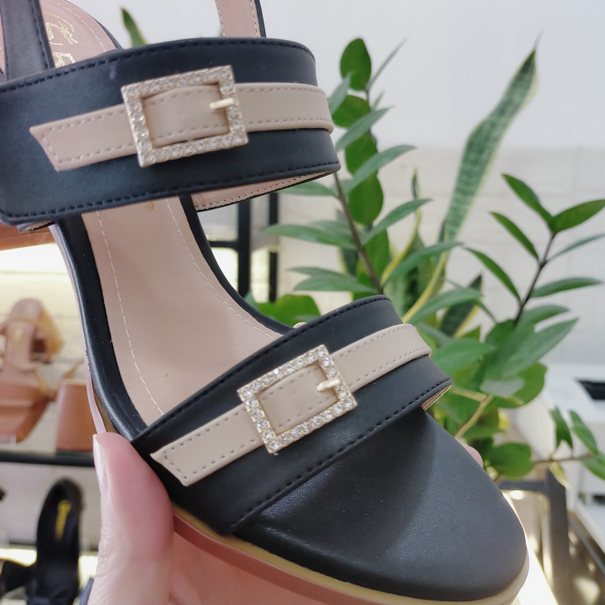 Sandal cao gót nữ phối màu, quai dán ROSATA RO528 - 7p - Đen, Xanh - HÀNG VIỆT NAM - BKSTORE