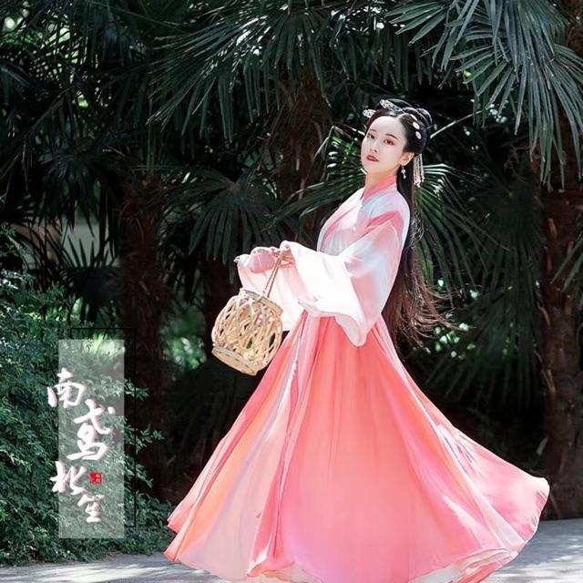 Đèn lồng cổ trang có sẵn hàng đẹp