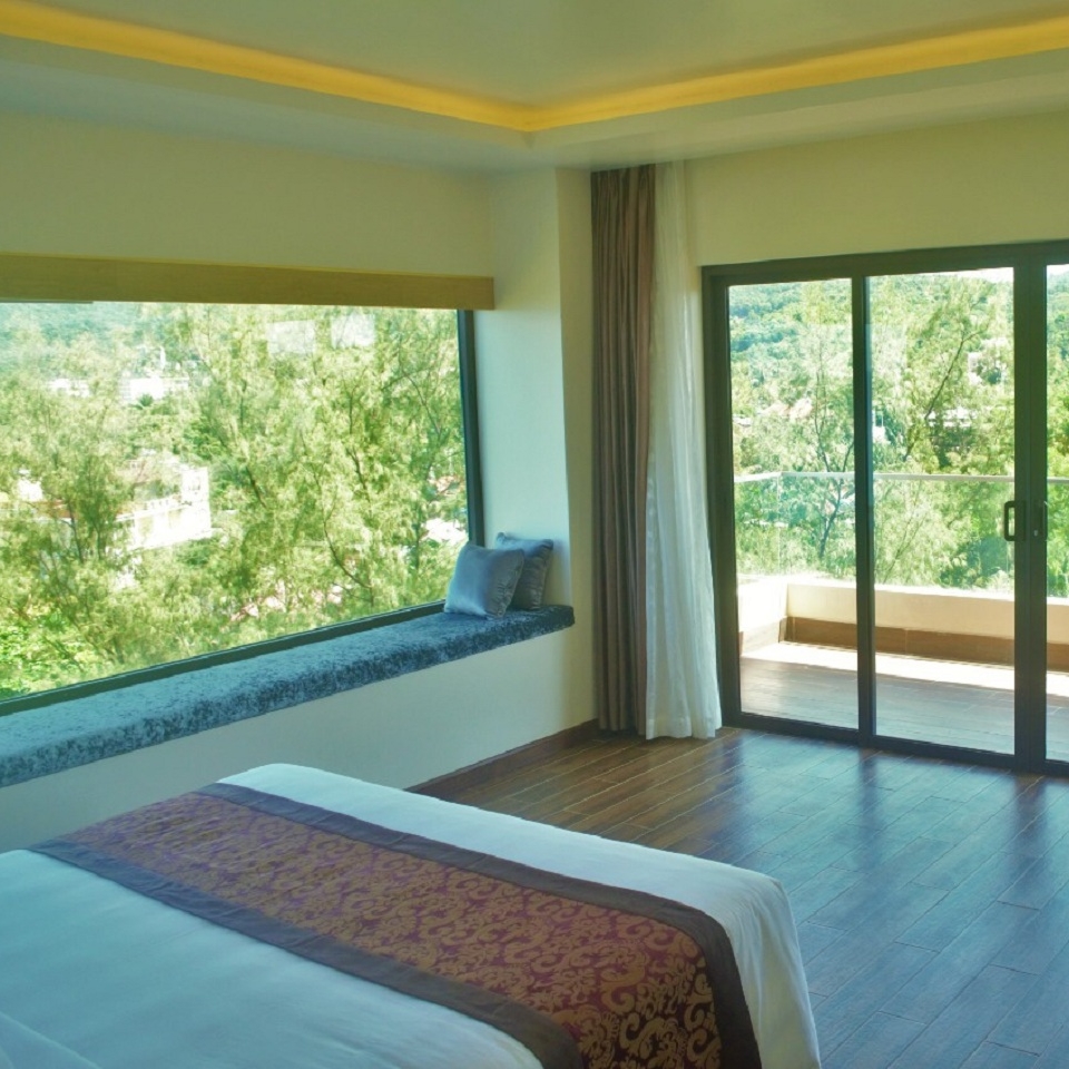 Coral Bay Resort 3* Phú Quốc - Bãi Biển Đẹp, Bữa Sáng, Gần Chợ Đêm, Ngay Trung Tâm Đông Dương