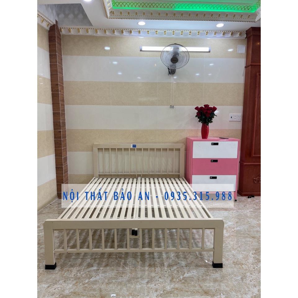 Giường sắt mỹ nghệ BẢO AN 01 kích thước 1M6X2M