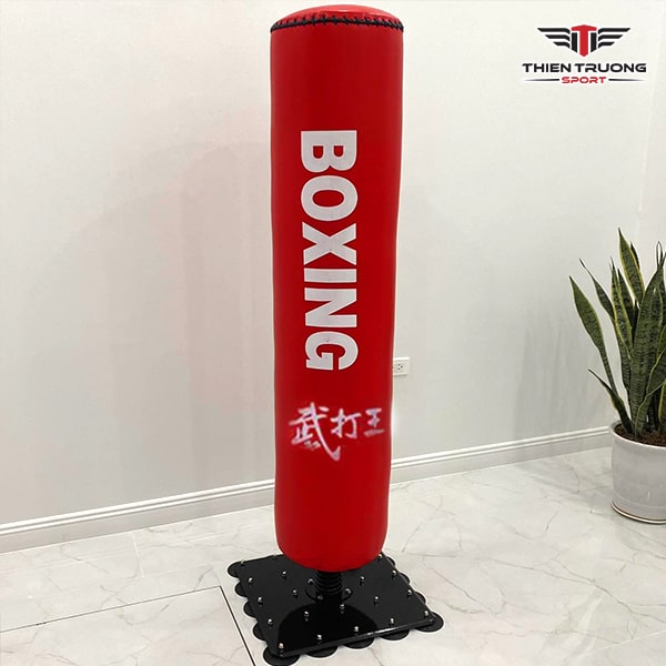Trụ đấm bốc HJ-G080 cao 175cm tích hợp tới 25 đầu hút chân không giúp sản phẩm có thể tự đứng vững mà không cần đối trọng.