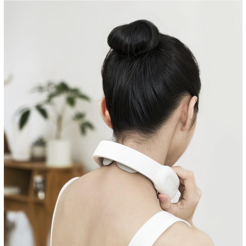 Máy Massage Vai Gáy chườm nóng kèm Remote điều khiển Neck Should Massager