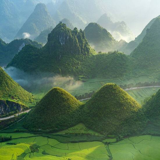 Đông Bắc: Hà Giang - Lũng Cú - Đồng Văn - Mã Pí Lèng - Cột Cờ Lũng Cú