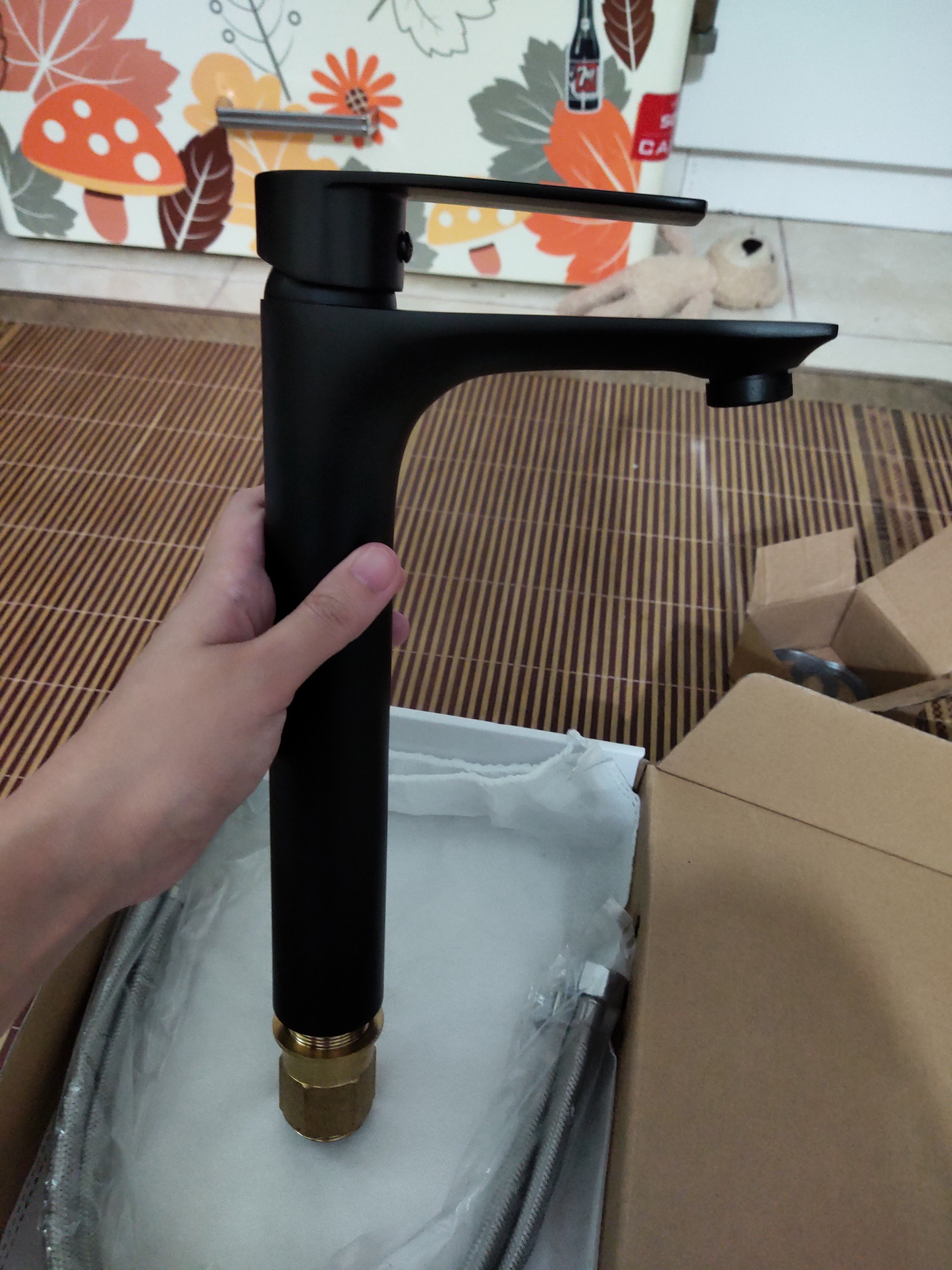 VÒI RỬA MẶT NANO ĐEN CAO 30CM THÂN TRÒN NÓNG LẠNH CAO CẤP