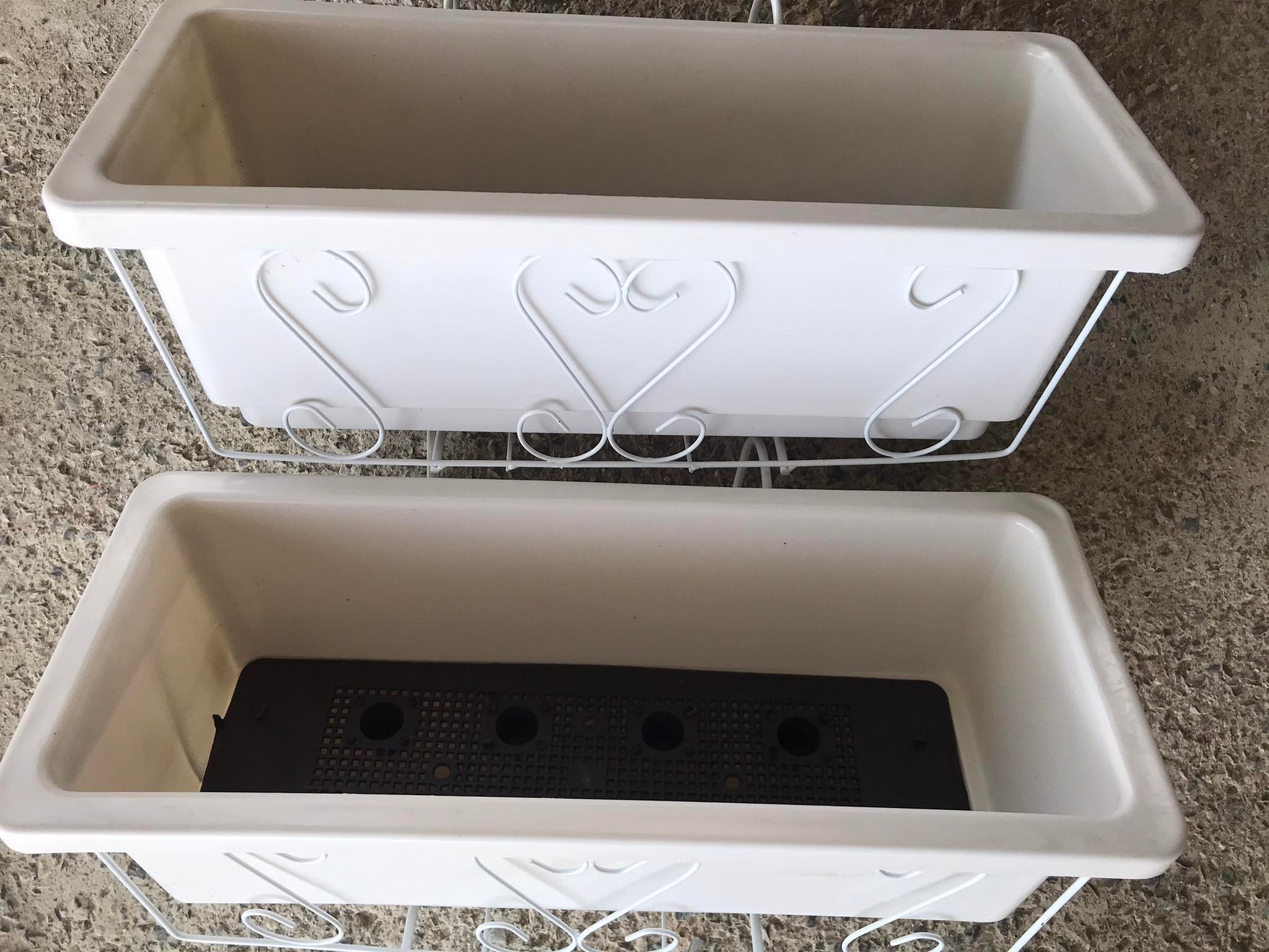 Chậu nhựa thông minh trồng rau trồng hoa, hình chữ nhật -- kèm giá sắt treo chậu kích thước 48x20x16cm