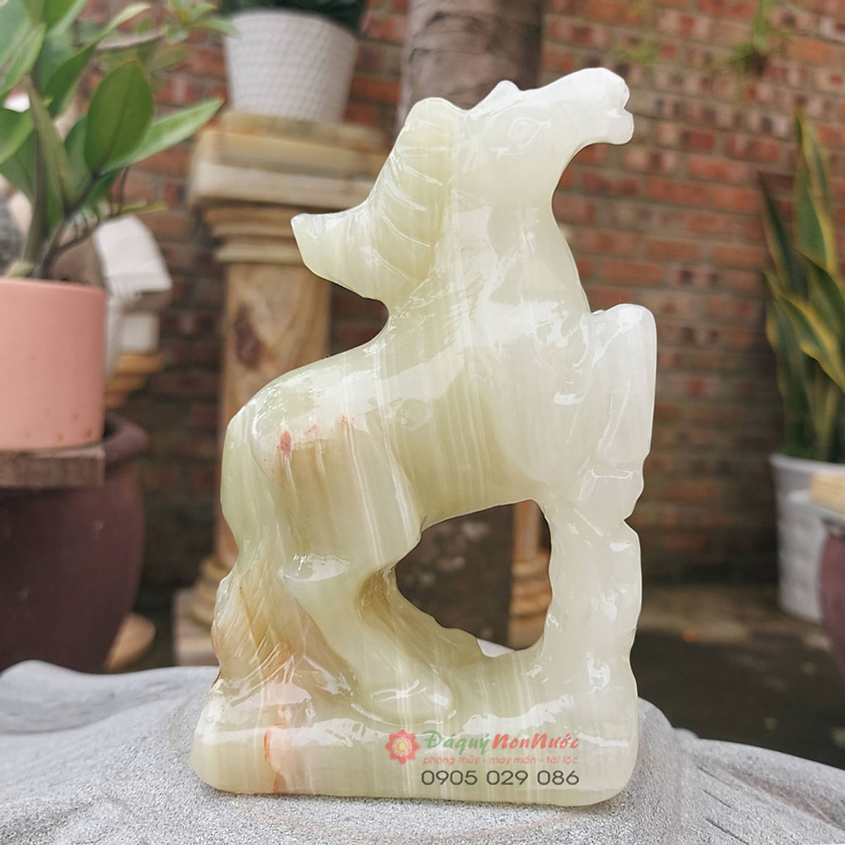 Tượng ngựa phong thủy 12 con giáp đá ngọc Pakistan 10cm