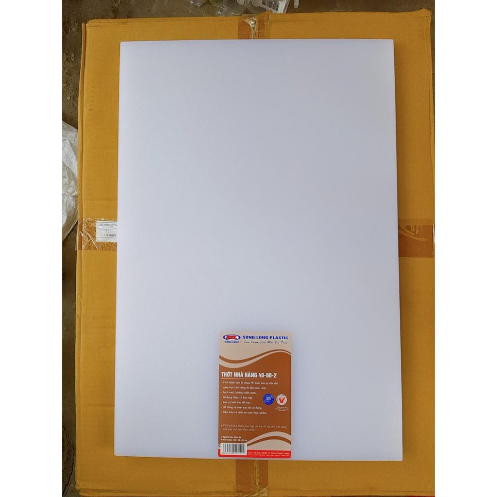 Thớt nhựa màu trắng dành cho nhà hàng quán ăn daỳ 2cm có lỗ treo