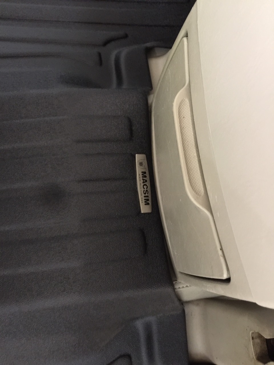 Thảm lót sàn xe ô tô Toyota Fortuner 2006- 2016 Nhãn hiệu Macsim chất liệu nhựa TPV cao cấp màu đen - 3 hàng