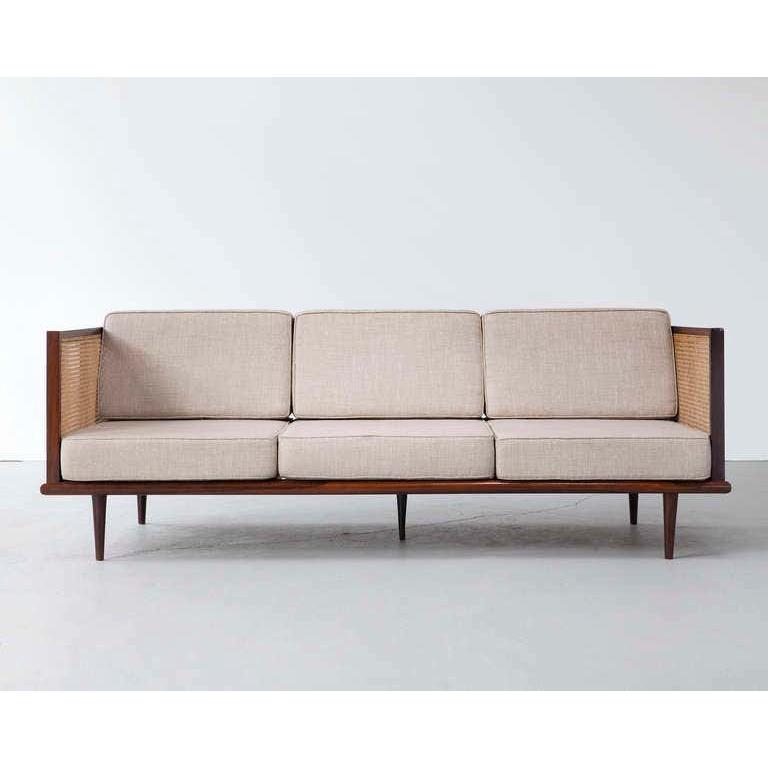 Sofa Mây Rattan Văng Bọc Vải Nỉ Hiện Đại. Sofa gỗ kết hợp đan mây tự nhiên, bọc vải, nỉ, da, màu tùy chọn.