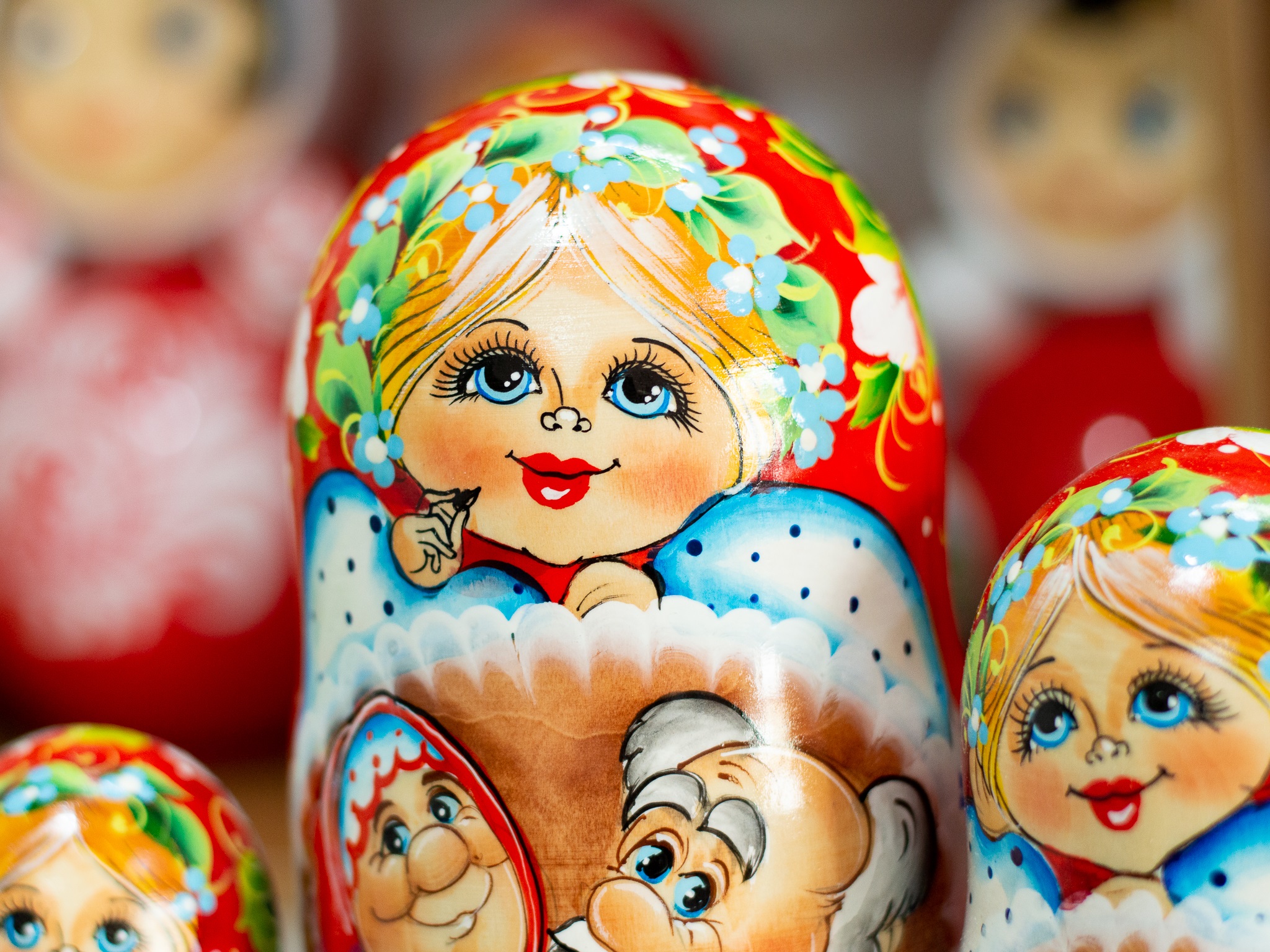 BỘ BÚP BÊ MATRYOSHKA 7 LỚP CAO 21 CM HOA VĂN &quot;CHUYỆN CỔ TÍCH GÀ ĐẺ TRỨNG VÀNG&quot;