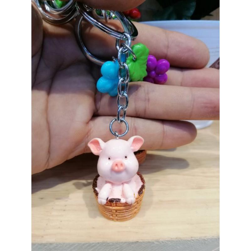 MÓC KHÓA HEO TRONG GIỎ SIÊU CUTE