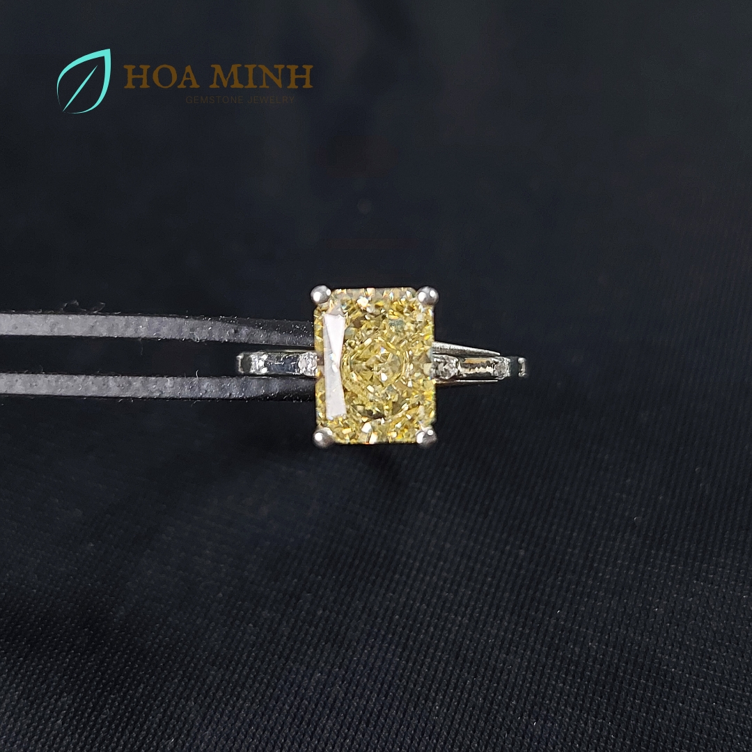 Nhẫn bạc viên chủ đá Thạch Anh nam phi màu vàng phớt chữ nhật size 7x9 li phong cách thanh lịch