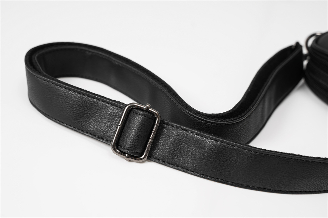 Túi đeo chéo nam phong cách mới – BEE GEE DCN9351