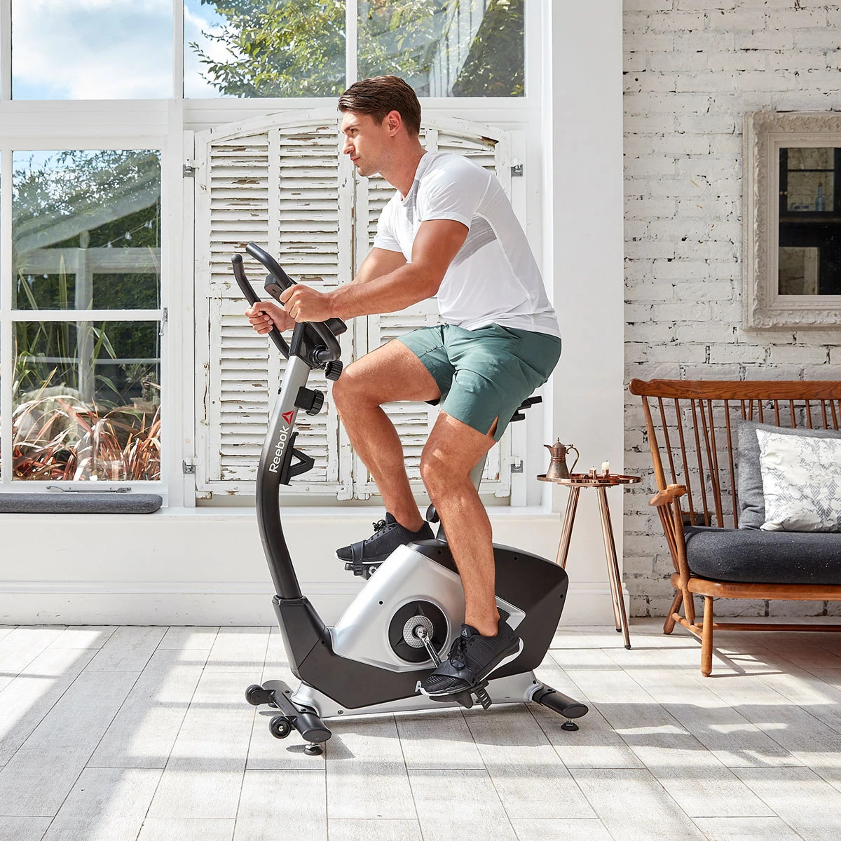 XE ĐẠP TẬP THỂ DỤC REEBOK A4.0 BIKE 