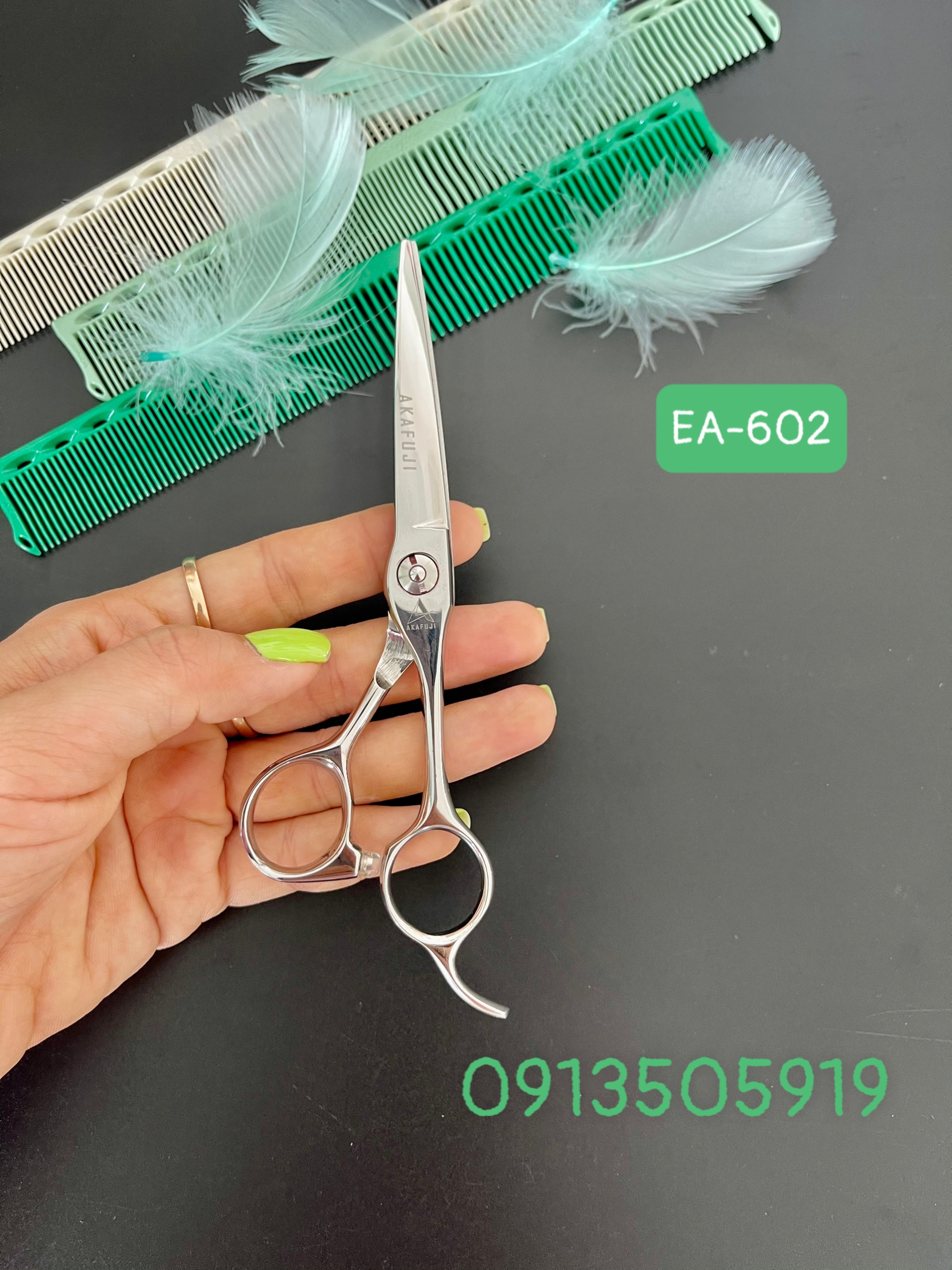 Kéo cắt tóc VIKO EA-602