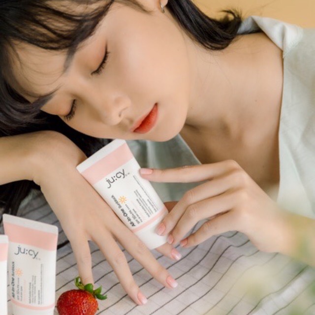 Kem chống nắng trắng da Hàn Quốc Jucy All In One giúp ngừa nám, căng bóng, trắng hồng, se khít lỗ chân lông, thích hợp với mọi loại da
