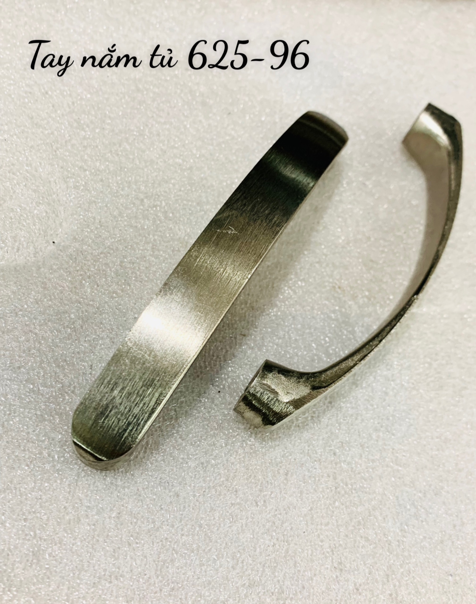 Tay tủ 625-96 crom bóng