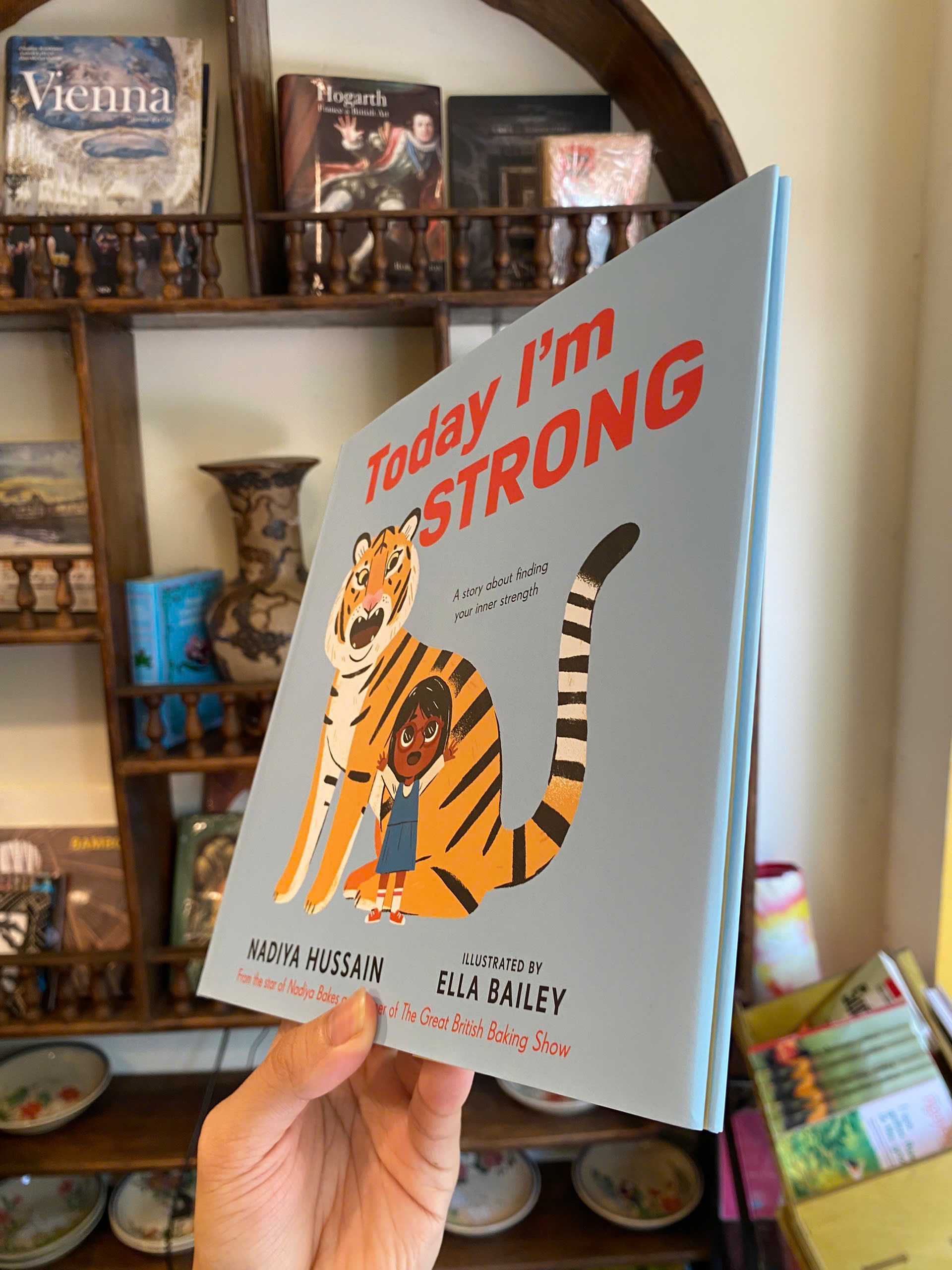 Sách - Today I'm Strong by Nadiya Hussain | Children English Book / Ngoại văn Nhập khẩu cho Trẻ em