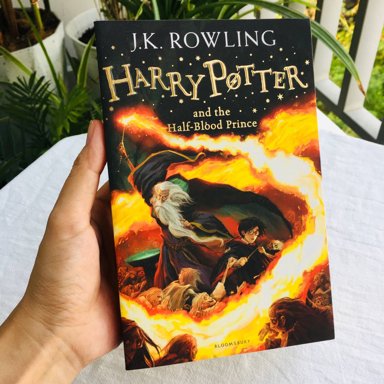 Harry Potter Part 6: Harry Potter And The Half-Blood Prince (Paperback) (Harry Potter và Hoàng Tử Lai) (English Book)