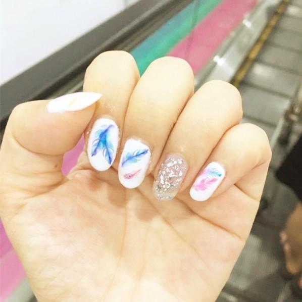 Sticker nails - hình dán móng 3D lông vũ