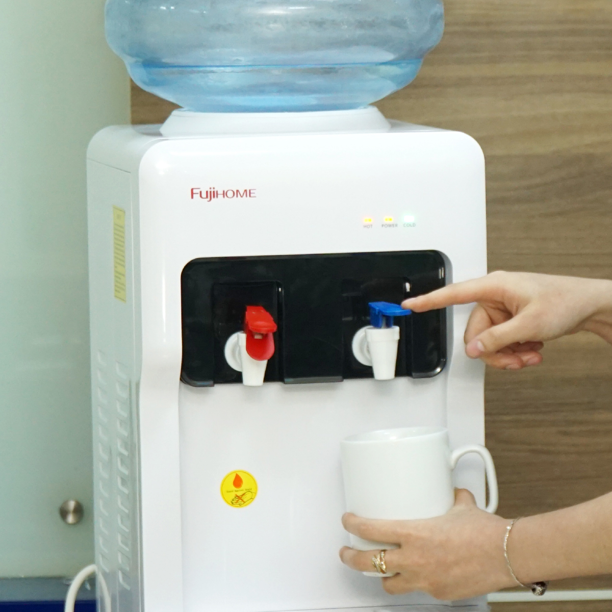 Cây nước nóng lạnh Nhật Bản Fujihome WD5320E khóa vòi nóng, bình lọc tủ máy lọc nước nóng lạnh mini uống tự ngắt tiết kiệm điện - Hàng Nhập Khẩu