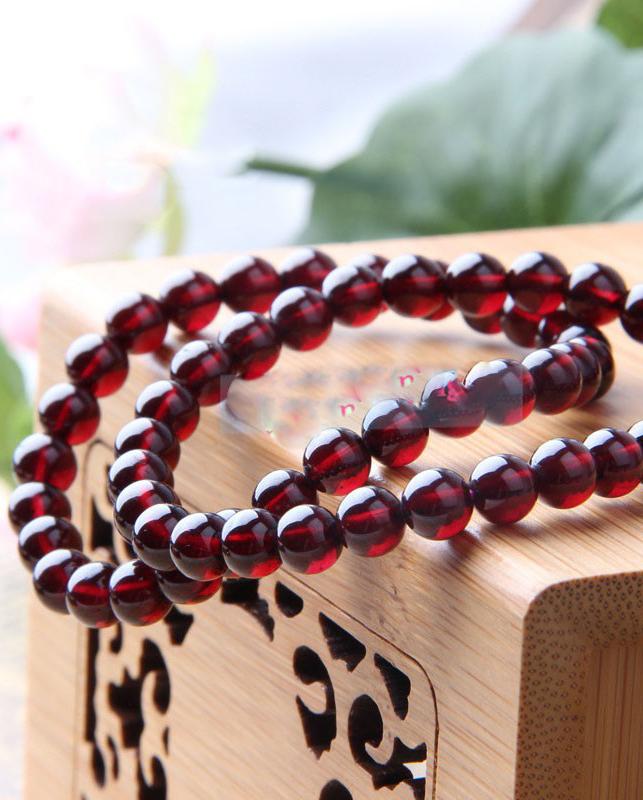 Vòng tay phong thủy garnet 8mm- 10mm