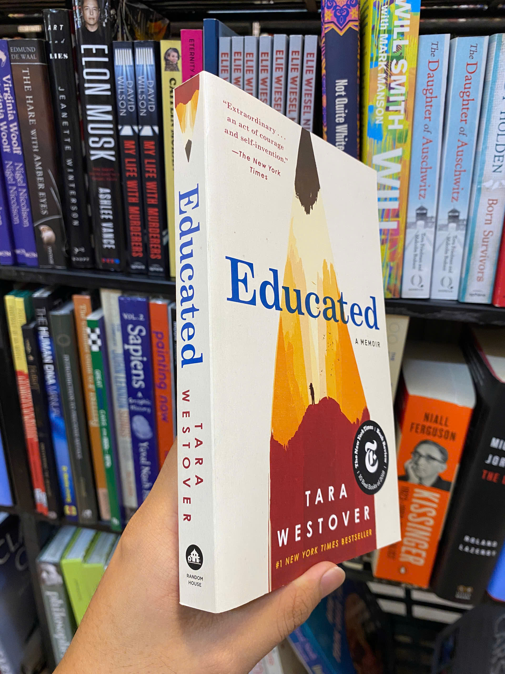 Sách - Educated by Tara Westover | The International Bestseller Biography / Memoir / Ngoại văn