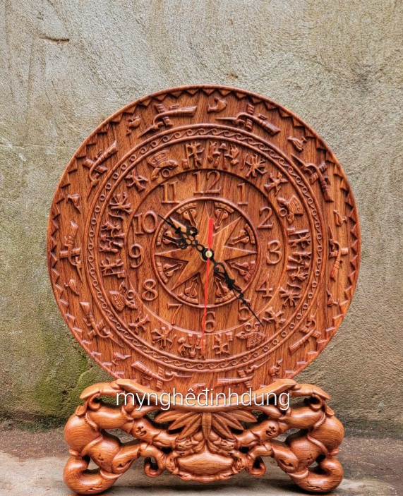 Tranh đồng hồ khắc trống đồng đông sơn trang trí phòng khách bằng gỗ hương đá kt mặt tròn 27×3×37cm 