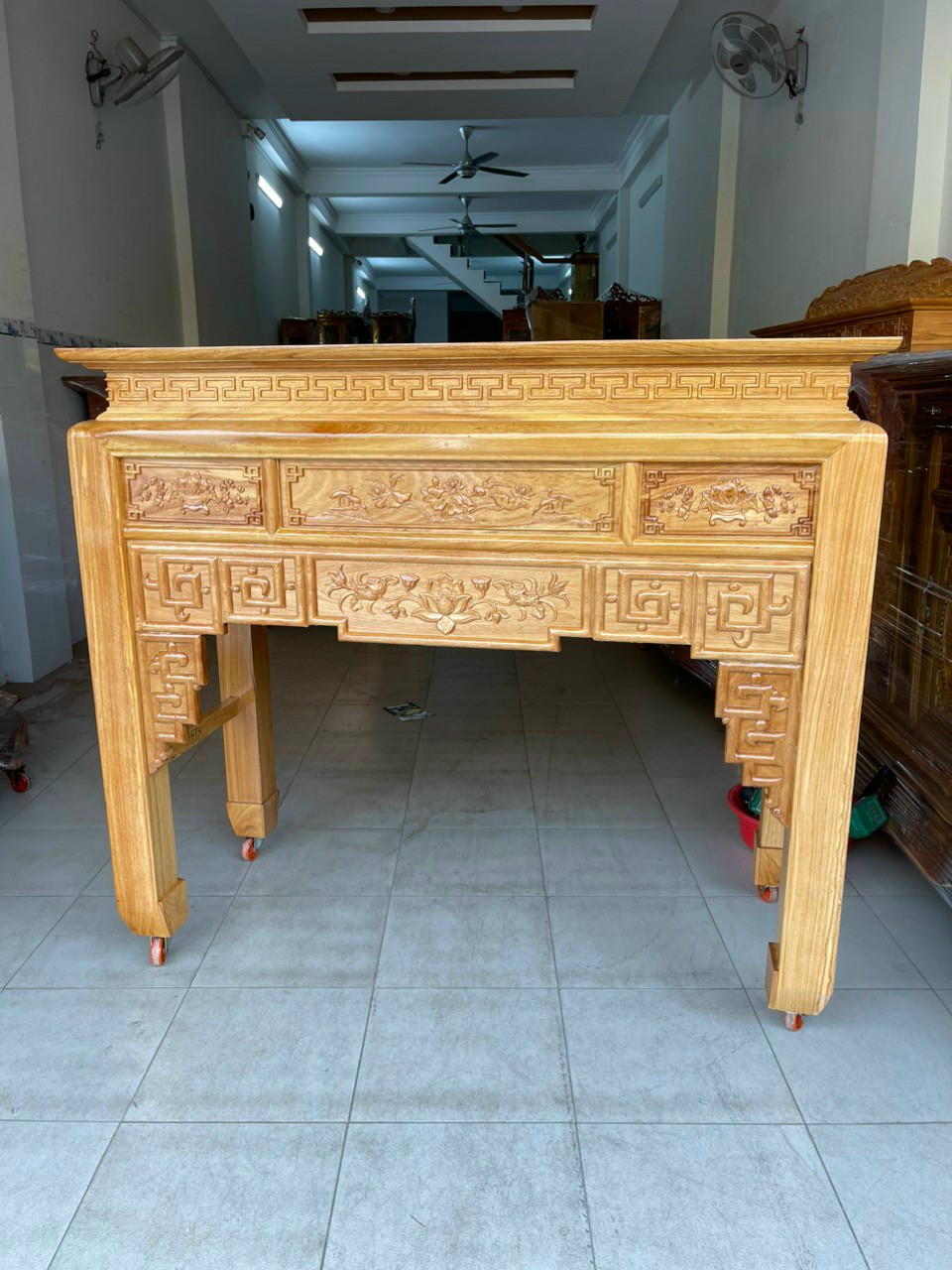 Án gian thờ gỗ gõ mẫu hiện đai,bàn thờ gỗ,bàn phật gia tiên ngang 1m54