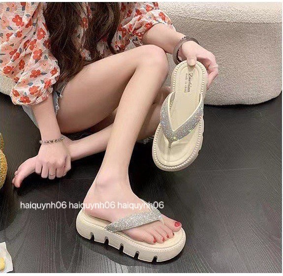 Dép sandal xỏ ngón đế cao đính đá thời trang sang chảnh mùa hè mới dành cho nữ 0066