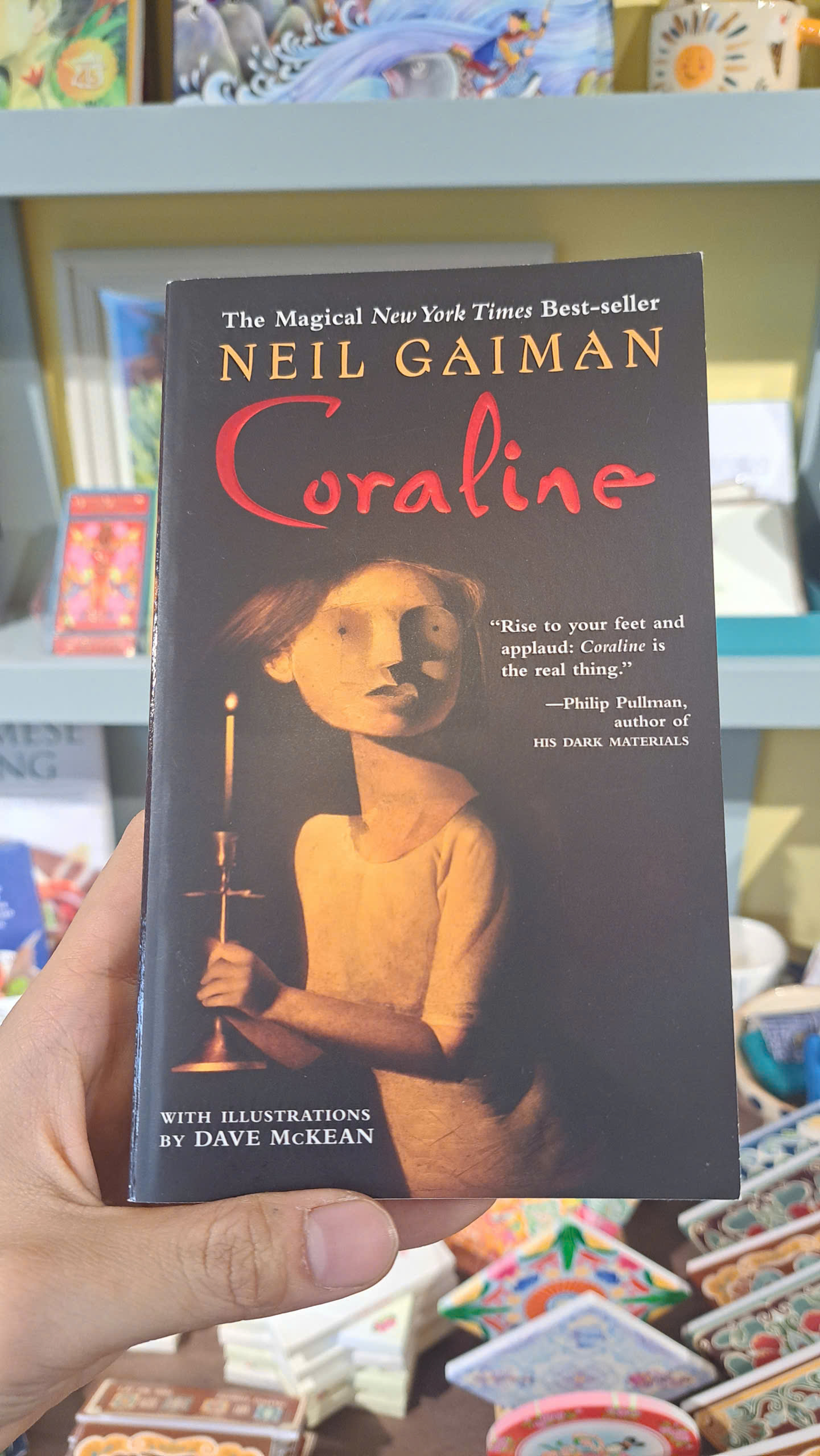 Sách - Coraline by Neil Gaiman | Fantasy / Horror / Fiction for Young Adult / Ngoại văn khổ nhỏ