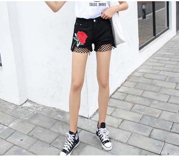 Quần short jeans phối lưới hoa hồng Mã: QN812 - ĐEN
