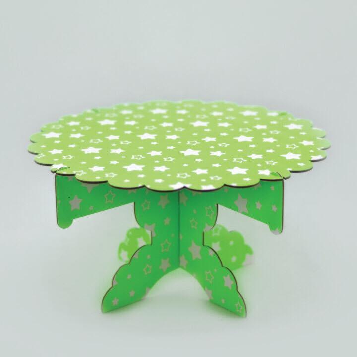 Kệ bánh sinh nhật