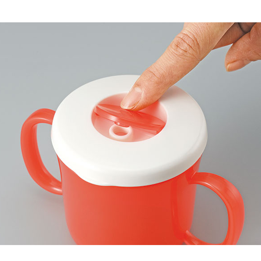 Cốc tập uống có tay cầm, lỗ cắm ống hút tiện lợi - Hàng nội địa Nhật