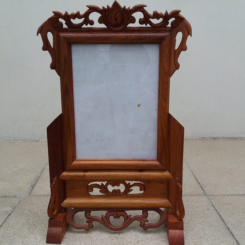 Khung ảnh thờ gỗ hương cỡ anh 18cmx24cm