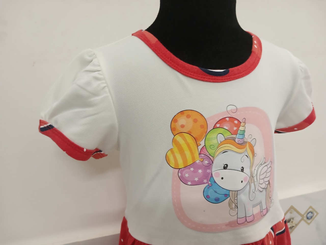 ĐẦM BÉ GÁI IN PONY TÙNG XÒE PHỐI TRẮNG - HV DƯA HẤU
