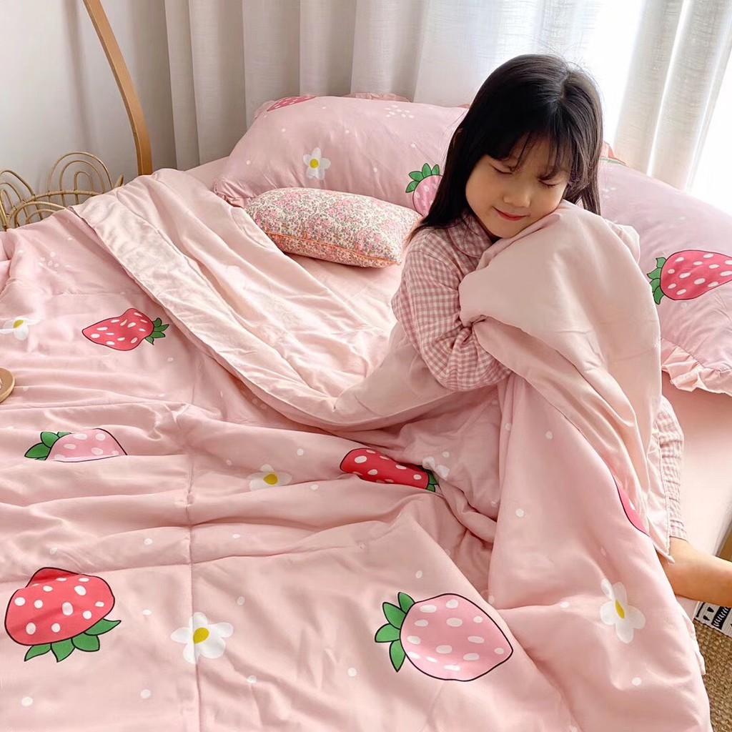 Bộ chăn ga Cotton Đũi phối bèo 100% hàng nhập khẩu siêu mềm mát - họa tiết quả dâu