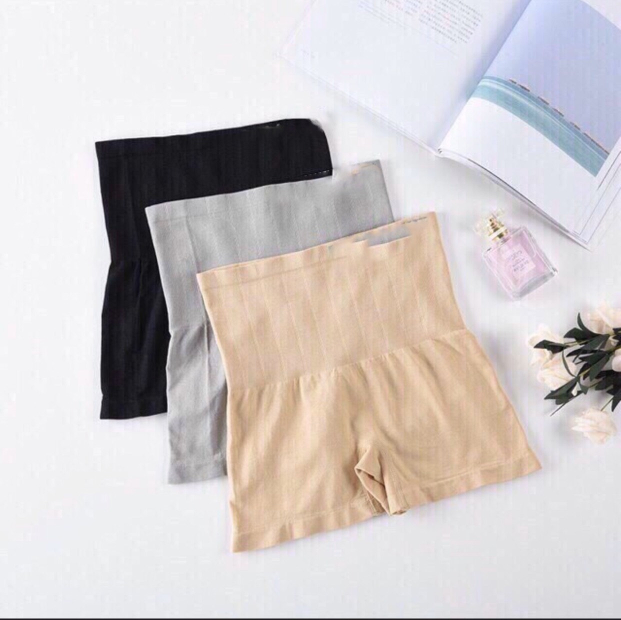 Quần gen mặc váy định hình