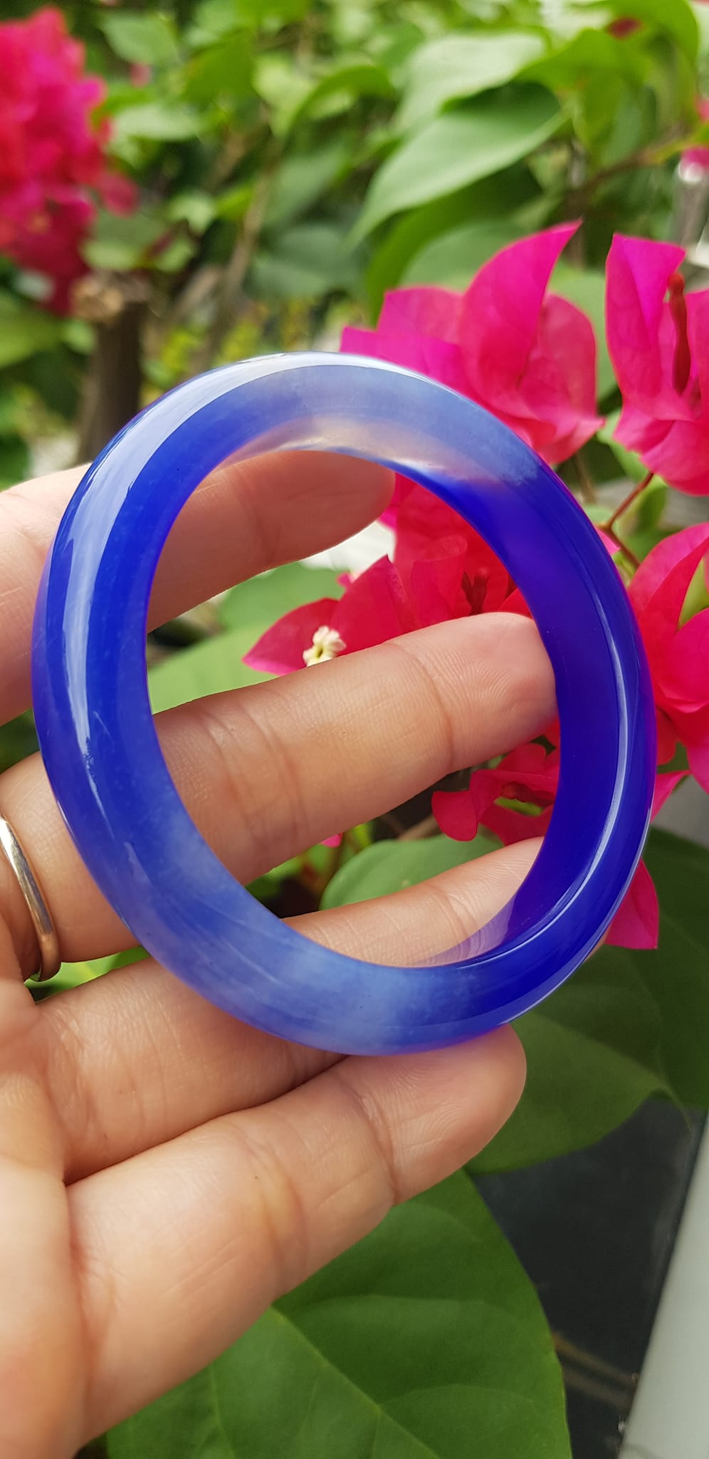 Vòng tay Nữ  Bản Hẹ Đá Mã Não Xanh Dương Đậm nhạt 1 bên đều đẹp Vòng tay Ni 52mm x Cao 11mm x dầy 8mm Nữ mệnh Thủy mệnh môch 50kg - 54kg đeo ạ