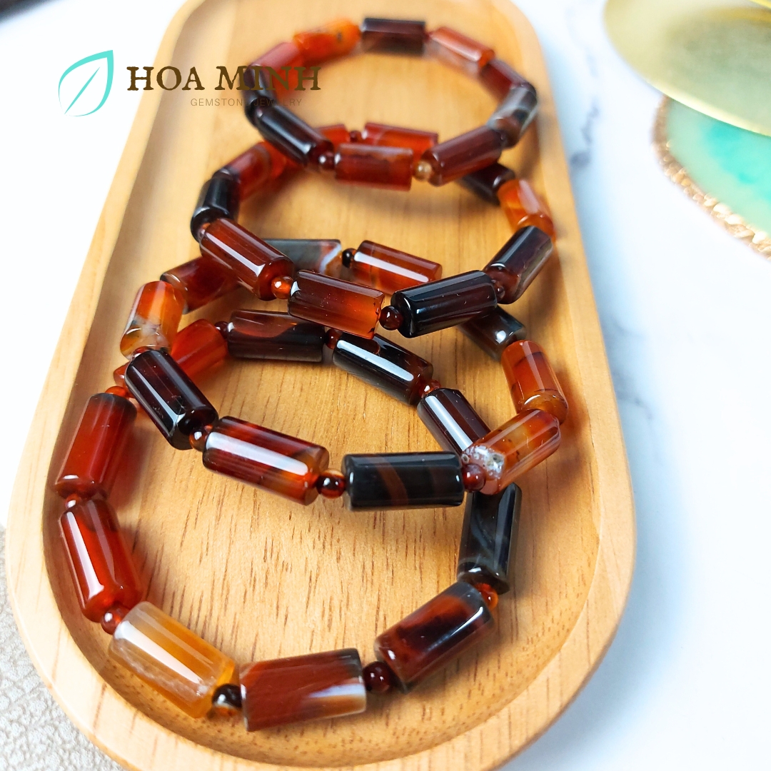 Vòng tay phong thủy đá Mã Não ảo mộng (dreamy agate) kiểu lu thống dài size 8.3 x 16mm dài xen kẽ viên tròn, phong cách độc đáo thời trang