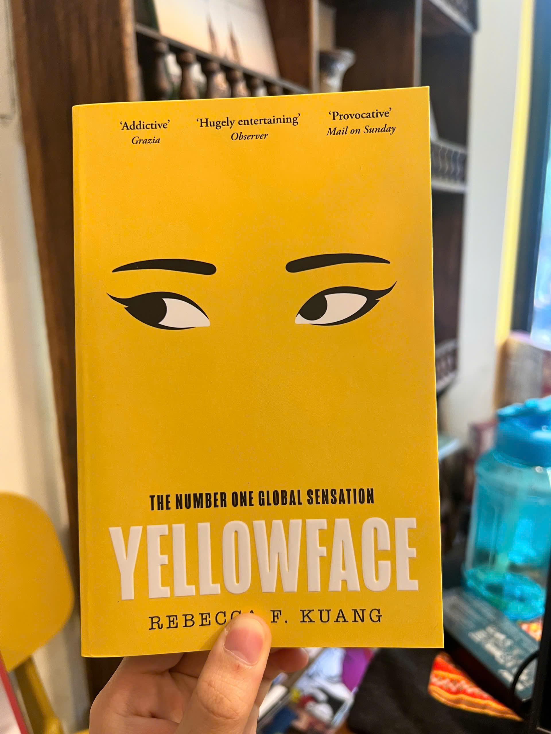 Sách - Yellowface by R.F. Kuang | BookTok / Fiction / Racism / Ngoại văn Nhập khẩu UK